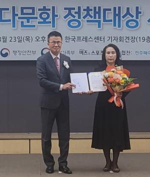 조남우 익산시 여성가족과장 '특별상'